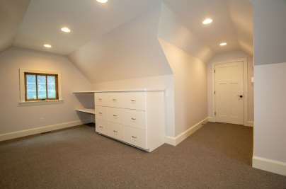 22-Bonus room over garage with built-ins